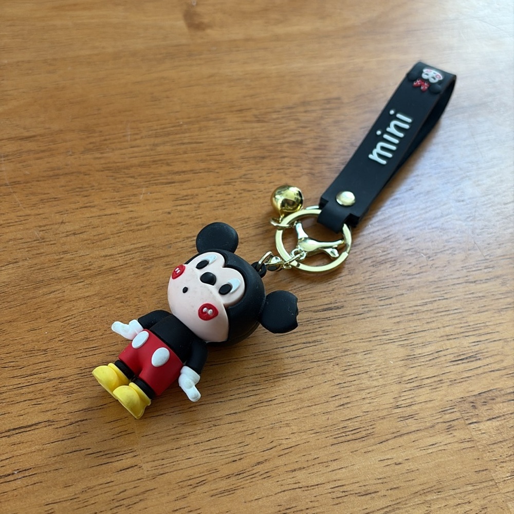 Mini Mickey Mouse Keychain Figure - Picture 13 of 16